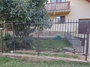Poartă din fier, mică si mare 