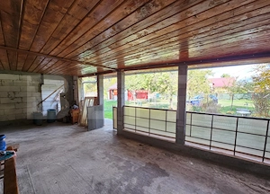 Două case și panoramă montană în Vidra - imagine 5