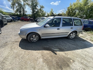 Dezmembrez Volkswagen Golf 4 Variant 1.6 16v BCB an 2002 - imagine 3