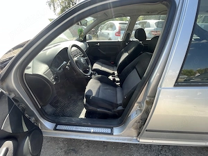Dezmembrez Volkswagen Golf 4 Variant 1.6 16v BCB an 2002 - imagine 8