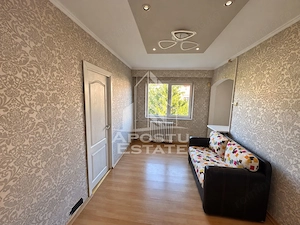 Apartament cu 3 camere, semidecomandat, zona Sagului - imagine 2