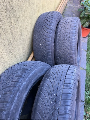 Vând 4 anvelope iarna 175/65/14 Bridgestone