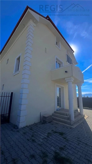 Casa de vanzare cu 3 etaje - imagine 9
