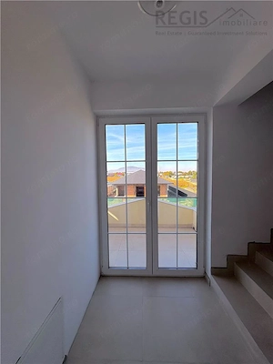 Casa de vanzare cu 3 etaje - imagine 10