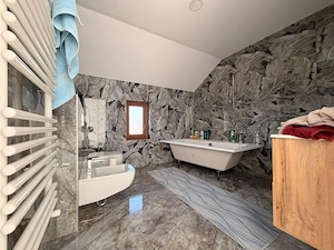 Casa Individuala mobilata cu 5 camere + terasa 75mp - Mosnita Noua - imagine 11