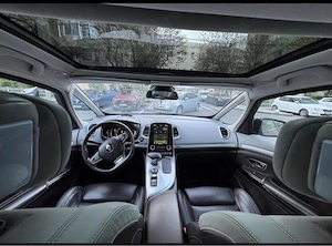 Renault Espace- Initiale Paris
