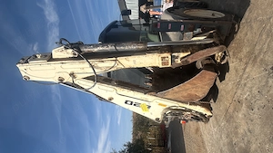 Vând  buldoexcavator Terex 820 - imagine 3