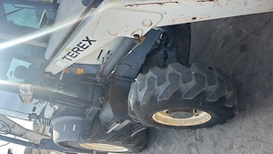 Vând  buldoexcavator Terex 820 - imagine 4