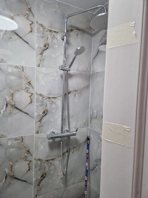 Libertății- Garsonieră renovată - Str. Fabrica de Zahăr - imagine 3