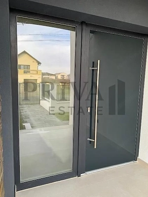 Duplex 5 camere, despărțit prin perete dublu, garaj. Dumbrăvița - imagine 12