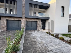 Duplex 5 camere, despărțit prin perete dublu, garaj. Dumbrăvița - imagine 3