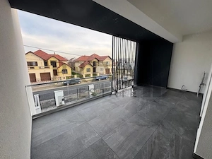 Duplex 5 camere, despărțit prin perete dublu, garaj. Dumbrăvița - imagine 13