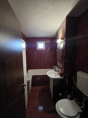 Vand apartament 3 camere, decomandat in Calea Girocului - imagine 9