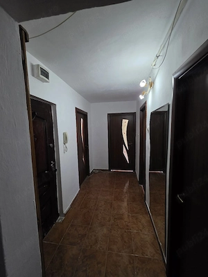 Vand apartament 3 camere, decomandat in Calea Girocului - imagine 8