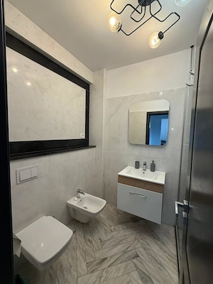 Inchiriez Apartament 3 camere Bloc Nou Zamca - imagine 3