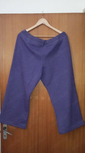 Pantaloni lungi pentru femei.