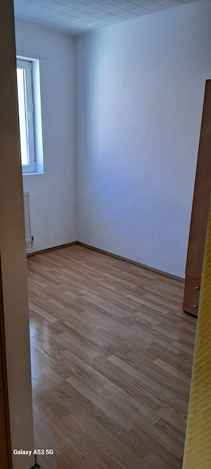 Apartament 3 camere decomandate Loc Predeal - imagine 2