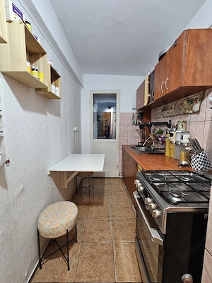 Vând apartament 2 camere decomandat  - imagine 4