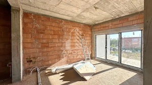 Jumatate de duplex cu 4 camere in Dumbravita