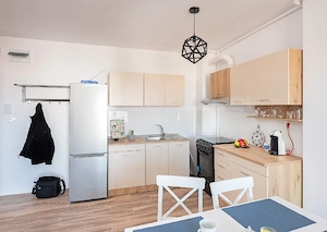 Închiriez apartament cu doua camere  - imagine 4