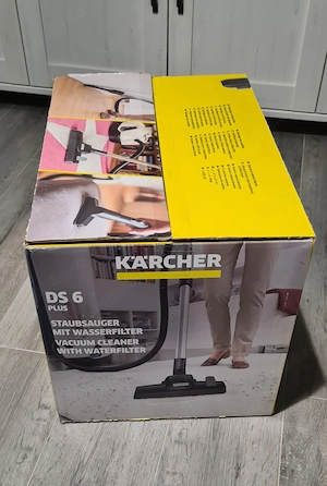 De vanzare aspirator KARCHER cu filtrare prin apa D6 Plus