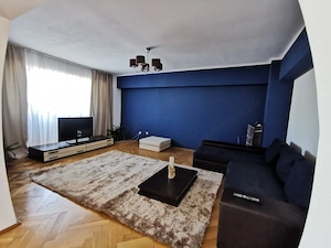 Apartament Central, bloc Casa Cartii - imagine 3