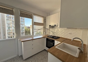  #238;nchiriere un apartament cu 3 camere, ultracentral – Bd. Magheru nr. 8 - imagine 4