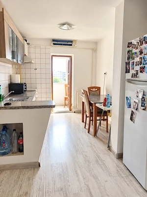 Apartament decomandat | Centrală proprie | Rovine – Zona Părculeț - imagine 2