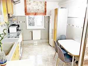 Zona Calea Lipovei - De închiriat apartament cu trei camere la etajul 1 cu centrală proprie. - imagine 14