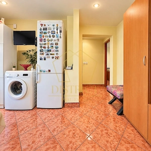 Apartament de vanzare, cu doua camere decomandat si boxa, in zona Aradului - imagine 5