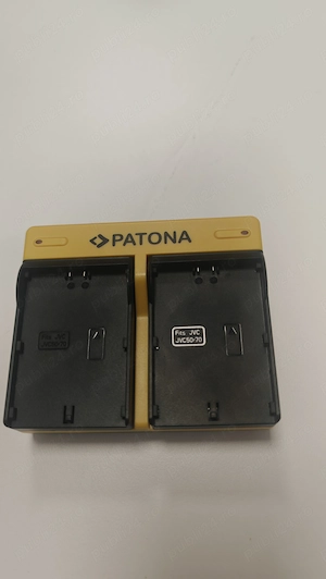 Patona Model 1902 USB Dual Charger Full