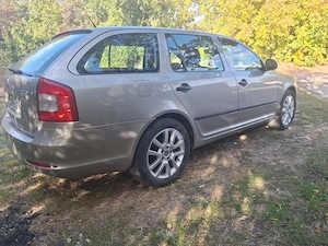 Skoda OCTAVIA EURO 5-an 2010 diesel - imagine 3