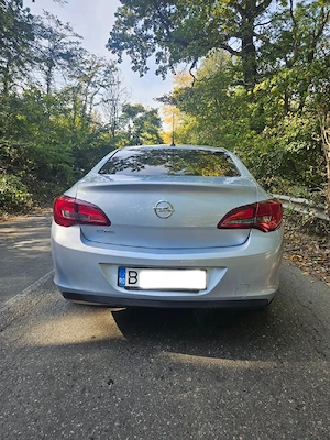 Opel Astra J Sedan 1.6 benzină, 116 CP, Euro 6, an 2016 - imagine 4
