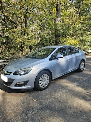 Opel Astra J Sedan 1.6 benzină, 116 CP, Euro 6, an 2016 - imagine 5