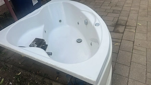 Vand jacuzzi si lada frigorifica