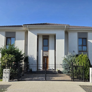 Direct proprietar | Casă tip triplex, 4 camere, 110 mp, central Dumbrăvița