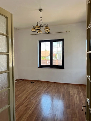 Inchiriez spatiu ultracentral, Pitesti, pretabil servicii, birouri, 65 mp - imagine 2