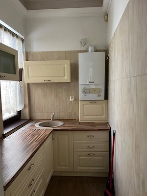 Inchiriez spatiu ultracentral, Pitesti, pretabil servicii, birouri, 65 mp - imagine 4