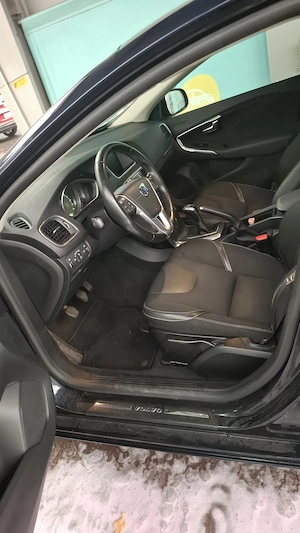 Volvo V40 D2,2.0 diesel - imagine 3