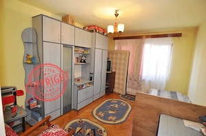 vand in Dambul Pietros,,apt. 2 camere,et.4 din 10, decomandat