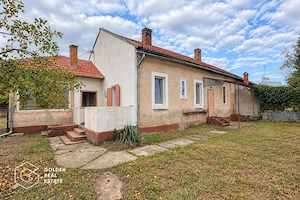 Casa solida cu teren intravilan de 1.555 mp, Sebis, jud. Arad - imagine 15