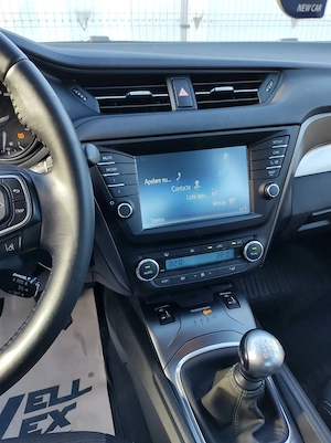 Vand Toyota Avensis 2.0 143cp 2018 - imagine 3