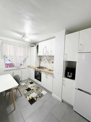 Apartament 2 camere, semidecomandat, zona Soarelui - imagine 3
