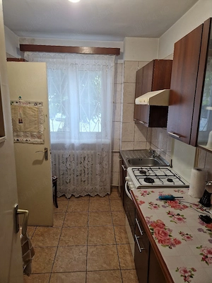 Proprietar , vand apartament 2 camere, semidecomandat la parter - imagine 3