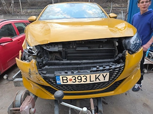 Peugeot 208, AVARIAT  - imagine 3