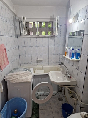 Proprietar , vand apartament 2 camere, semidecomandat la parter - imagine 2