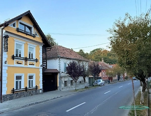 REDUCERE PRET - VAND PENSIUNE CU 7 CAMERE IN SIGHISOARA LA 800 MP DE CETATE