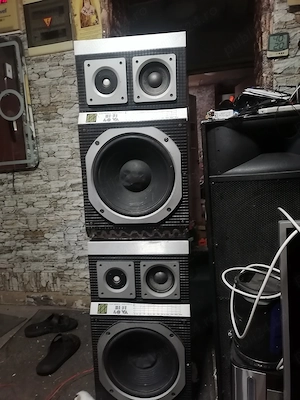 boxe  de 40 watti  electronica  idustriala hi  fi