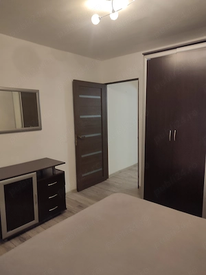 Vând apartament 3 camere decomandate suprafață 81 mp, zonă liniștită lângă parcul Siderurgistului  - imagine 5