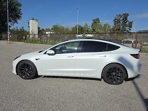 Tesla Model 3  - imagine 5
